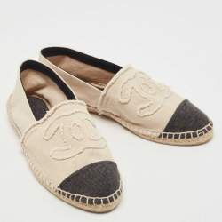 Pre Owned Chanel Beige/Black Canvas CC Espadrille Flats Size  39