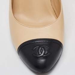 Pre Owned Chanel Beige/Black Leather CC Cap Toe Pumps Size 39