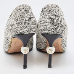 Pre Owned Chanel Black/White Tweed And Leather Cap Toe CC Pearl Heel Pumps Size 39