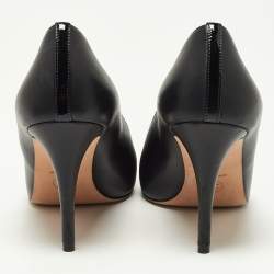 Pre Owned Chanel Black Leather and Patent Leather CC Cap Pumps Size 39