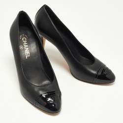 Pre Owned Chanel Black Leather and Patent Leather CC Cap Pumps Size 39