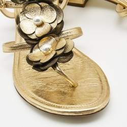 Chanel Metallic Gold Texture Leather CC Camellia Leaf Pearl Ankle Strap Thong Flat Sandals Size 38.5