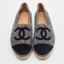 Pre Owned Chanel Grey/Black Tweed and Velvet Cap Toe CC Espadrille Flats Size 39