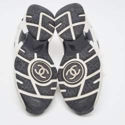 Pre Owned Chanel Grey/White Suede and Leather CC Low Top Sneakers Size 39.5