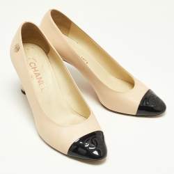 Pre Owned Chanel Beige/Black Leather and Patent CC Cap Toe Pumps Size 38