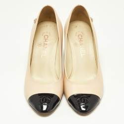 Pre Owned Chanel Beige/Black Leather and Patent CC Cap Toe Pumps Size 38