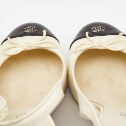 Pre Owned Chanel Off White/Black Leather CC Cap Toe Bow Slingback Pumps Size 40