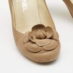 Pre Owned Chanel Beige Leather CC Camellia Pumps Size 37.5