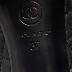 Pre Owned Chanel Black Quilted Leather CC Cap Toe Pumps Size 37