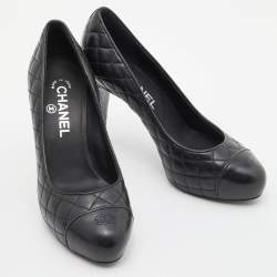Pre Owned Chanel Black Quilted Leather CC Cap Toe Pumps Size 37
