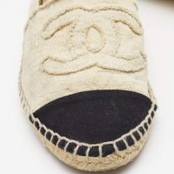 Chanel Cream/Black Canvas CC Espadrille Flats Size 39