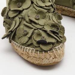 Pre Owned Chanel Green Canvas Camelia Espadrille Flats Size 37