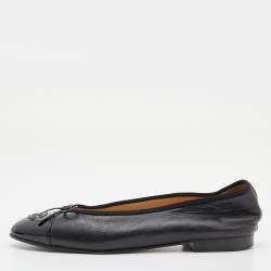 Pre Owned Chanel Black Leather and Patent CC Cap Toe Bow Ballet Flats Size 39