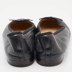 Pre Owned Chanel Black Leather and Patent CC Cap Toe Bow Ballet Flats Size 39