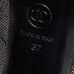 Pre Owned Chanel Metallic Laminated Suede CC Pumps Size 37