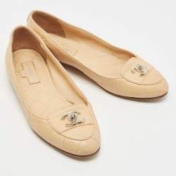 Pre Owned Chanel Beige Quilted Leather CC Turn Lock Loafers Size 35.5