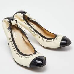 Pre Owned Chanel Beige/Black Leather and Patent CC Cap Toe Scrunch Block Heel Pumps Size 40.5