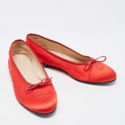 Pre Owned Chanel Red Satin CC Cap Toe Ballet Flats Size 41