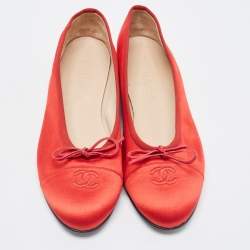 Pre Owned Chanel Red Satin CC Cap Toe Ballet Flats Size 41