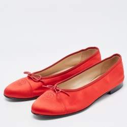 Pre Owned Chanel Red Satin CC Cap Toe Ballet Flats Size 41