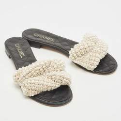 Chanel White Leather and Pearl Embellished Slides Size 40