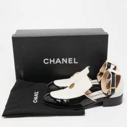 Chanel Black/Cream Patent and Leather Cutout Loafers Size 37.5
