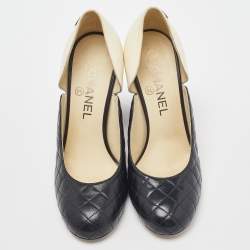 Pre Owned Chanel Black/Cream Quilted Leather CC Pumps Size 38