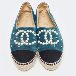 Pre Owned Chanel Green/Black Suede Faux Pearl CC Espadrille Flats Size 37