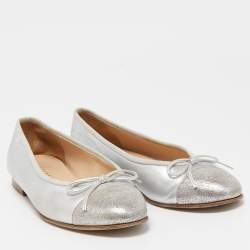 Pre Owned Chanel Silver Leather CC Cap Toe Ballet Flats Size 37