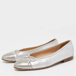 Pre Owned Chanel Silver Leather CC Cap Toe Ballet Flats Size 37