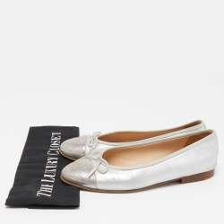 Pre Owned Chanel Silver Leather CC Cap Toe Ballet Flats Size 37
