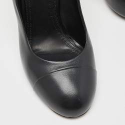 مملوكة مسبقًا Chanel Black Leather Faux Pearl Detail Heel Cap Toe Pumps Size 38.5