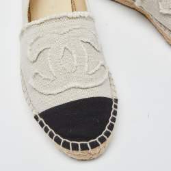 Pre Owned Chanel Off White/Black Canvas CC Cap Toe Espadrille Flats Size 37