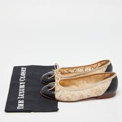 Pre Owned Chanel Beige/Black Lace and Patent Leather CC Cap Toe Ballet Flats Size 37