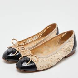 Pre Owned Chanel Beige/Black Lace and Patent Leather CC Cap Toe Ballet Flats Size 37