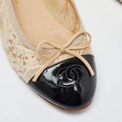 Pre Owned Chanel Beige/Black Lace and Patent Leather CC Cap Toe Ballet Flats Size 37