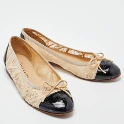 Pre Owned Chanel Beige/Black Lace and Patent Leather CC Cap Toe Ballet Flats Size 37