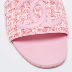 مملوكة مسبقًا Chanel Pink Tweed and Leather CC Slides Size 38.5