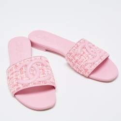 مملوكة مسبقًا Chanel Pink Tweed and Leather CC Slides Size 38.5