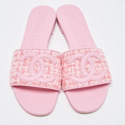 مملوكة مسبقًا Chanel Pink Tweed and Leather CC Slides Size 38.5