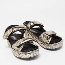 مملوكة مسبقًا Chanel Gold Texture Leather Wedges Dad Sandals Size 39