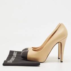 Pre Owned Chanel Beige/Black Leather CC Cap Toe Pumps Size 38