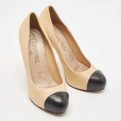 Pre Owned Chanel Beige/Black Leather CC Cap Toe Pumps Size 38