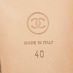 مملو كة مسبقًا Chanel Metallic/Grey Leather and Canvas Bow CC Cap Toe Ballet Flats Size 40