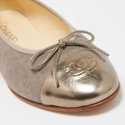 مملوكة مسبقًا Chanel Metallic/Grey Leather and Canvas Bow CC Cap Toe Ballet Flats Size 40