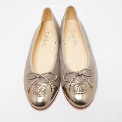 مملوكة مسبقًا Chanel Metallic/Grey Leather and Canvas Bow CC Cap Toe Ballet Flats Size 40