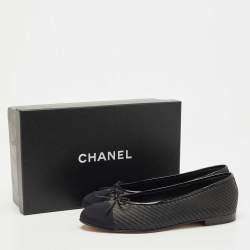 Pre Owned Chanel Black Woven Raffia and Canvas CC Cap Toe Ballet Flats Size 39.5
