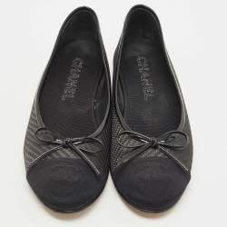 Pre Owned Chanel Black Woven Raffia and Canvas CC Cap Toe Ballet Flats Size 39.5