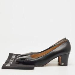 Pre Owned Chanel Black Leather and Patent Cap Toe CC Pumps Size 42
