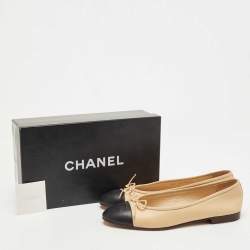 Pre Owned Chanel Beige/Black Leather Bow CC Cap Toe Ballet Flats Size 40